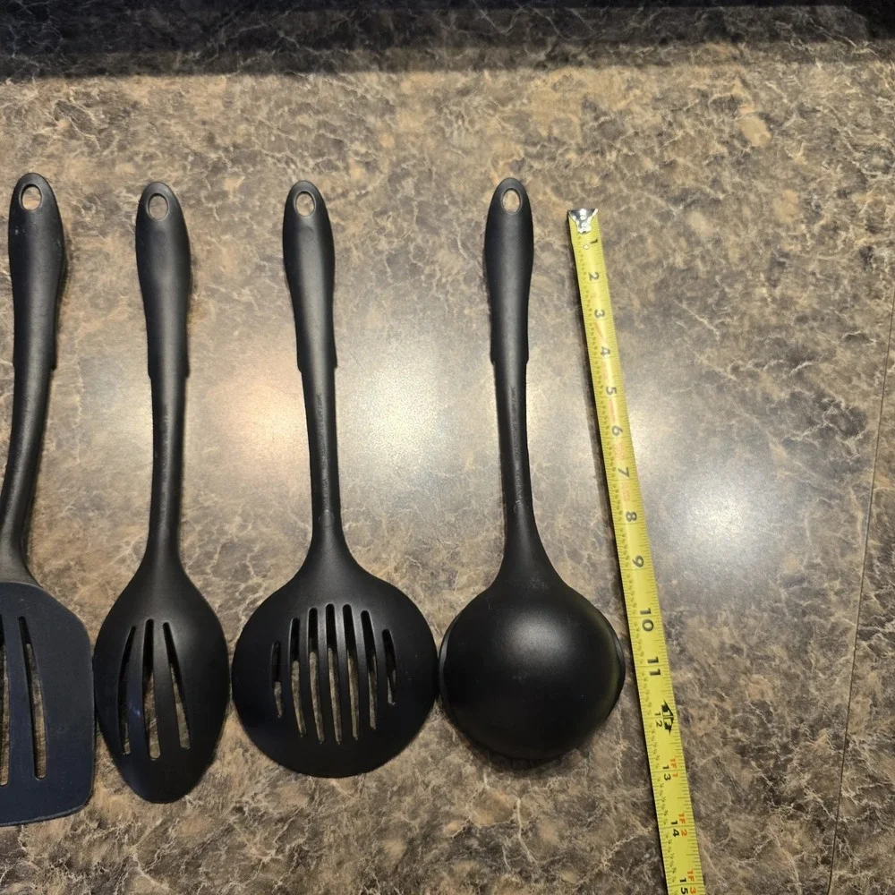 KitchenAid piece black